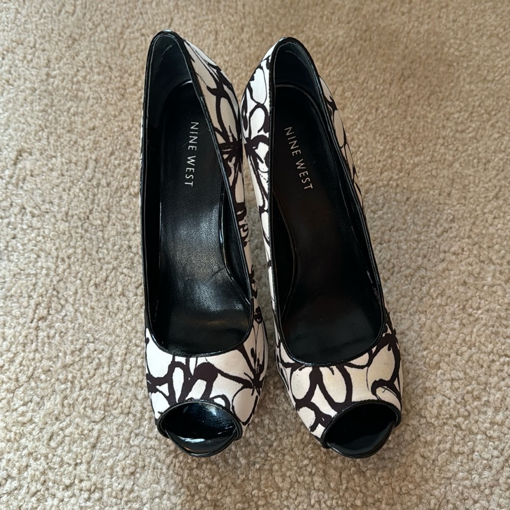 Nine West Black and White Heels | Size 8 | Perfect Condition